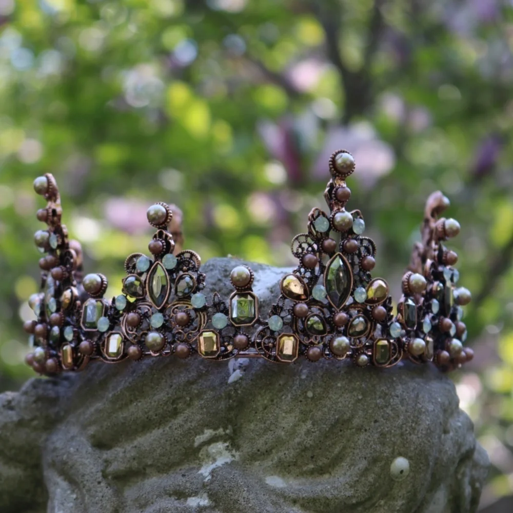 🎉 Host Pick Crown Champagne Pearls/Smoky Crystals